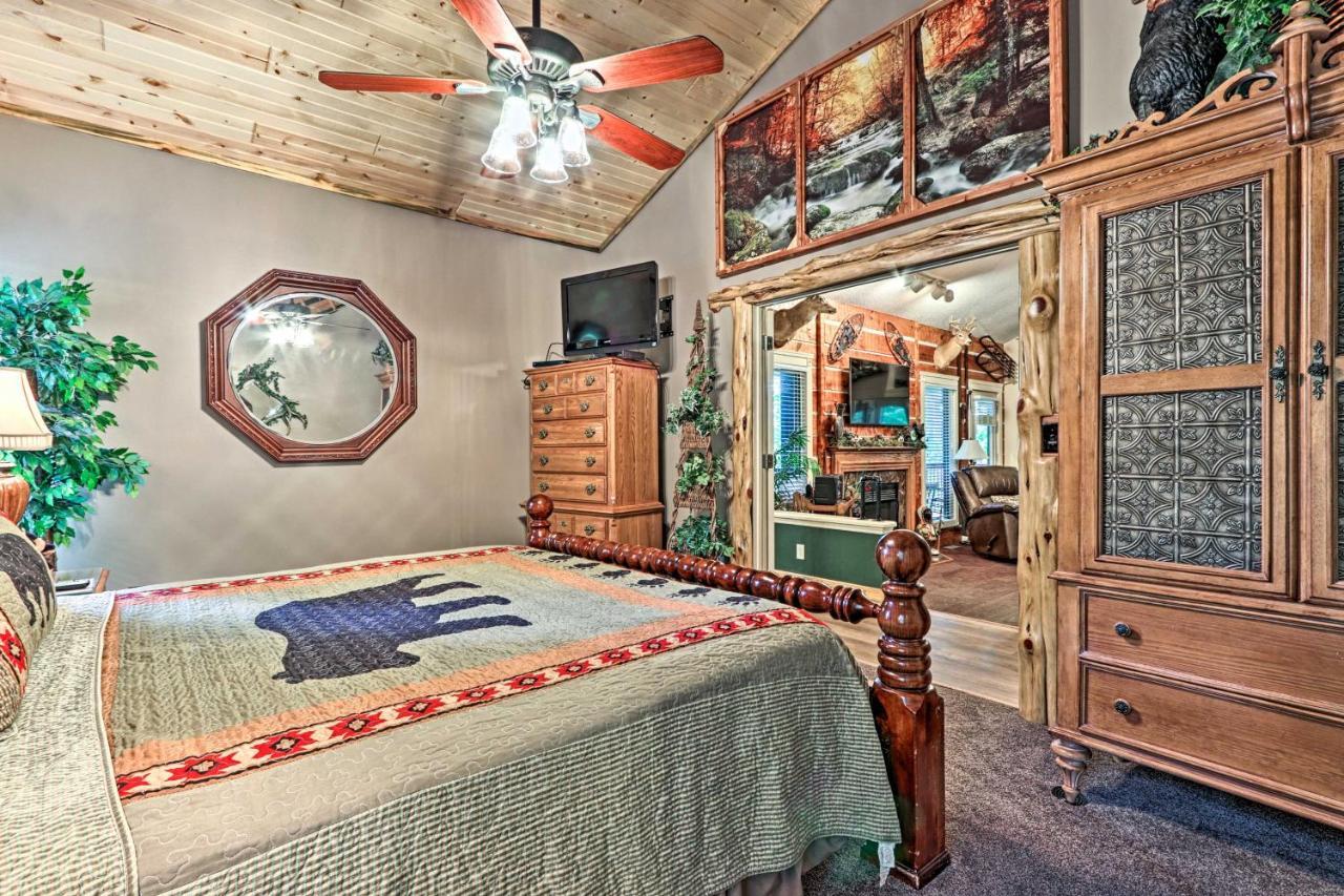 Eclectic Cabin With Hot Tub 1 Mi To Ober Гатлінбург Екстер'єр фото