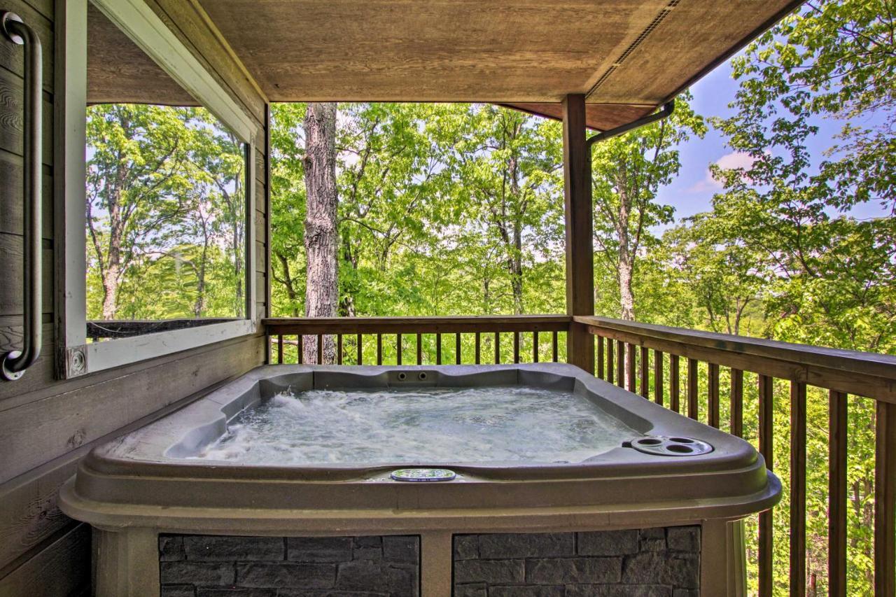 Eclectic Cabin With Hot Tub 1 Mi To Ober Гатлінбург Екстер'єр фото